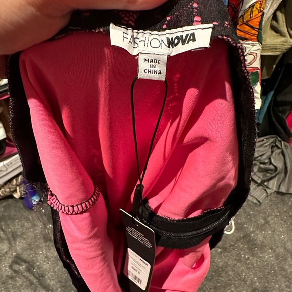 Fashion, nova strapless, lace dress - Picture 4 of 4